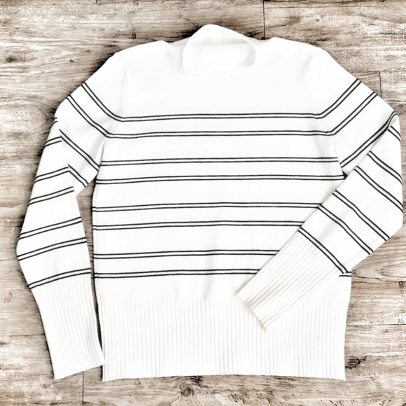 Sweaters - White & Navy Sweater Top Excellent Condition